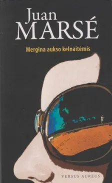 Mergina aukso kelnaitėmis