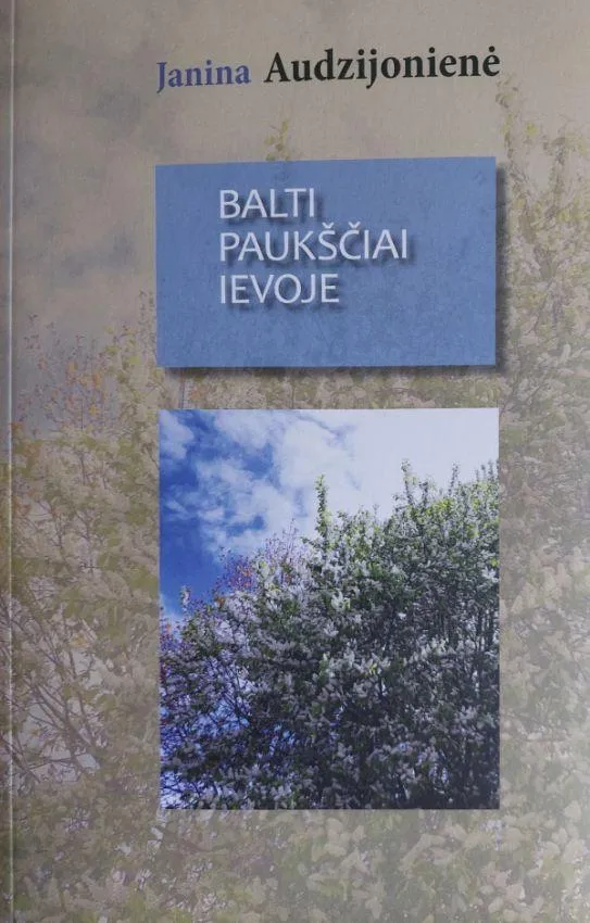 Balti paukščiai ievoje