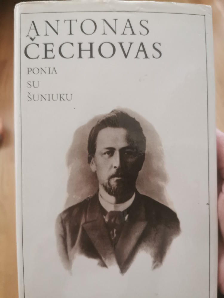 Ponia su šuniuku