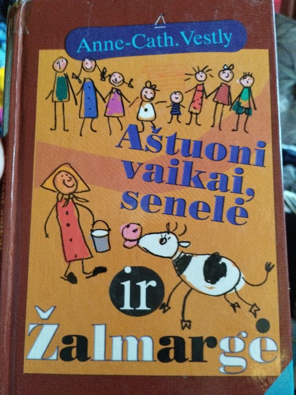 Aštuoni vaikai, senelė ir žalmargė