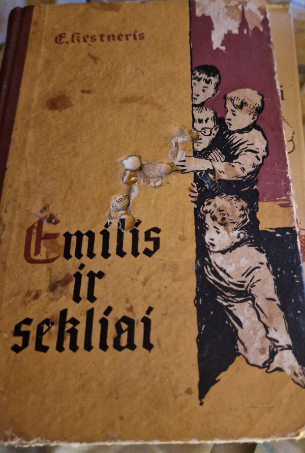 Emilis ir sekliai