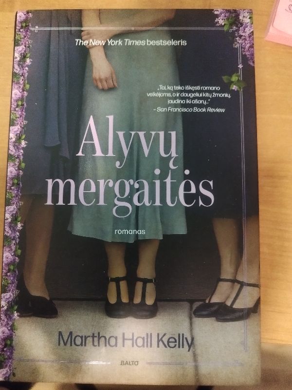 Alyvu mergaites