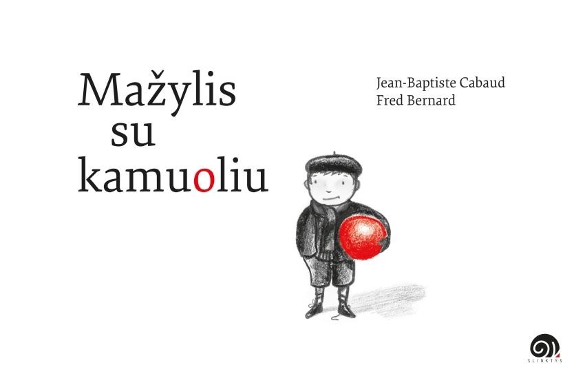 Mažylis su kamuoliu