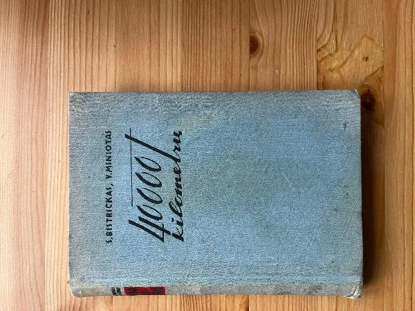 40000 kilometrų