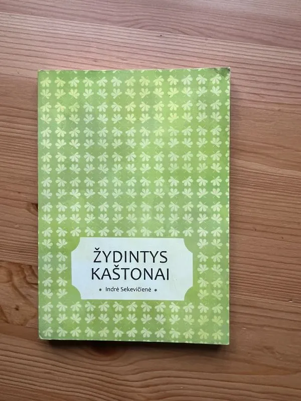 Žydintys kaštonai