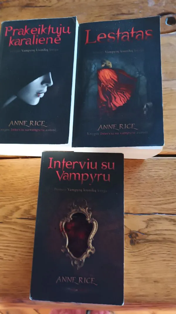 Vampyrų Kronikos trilogija