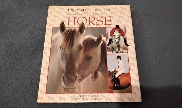 THE COMPLETE BOOK OF THE HORSE