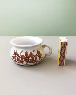 Miniatiūrinė keraminė puodynėlė su rankenėle, 5cm aukštis
