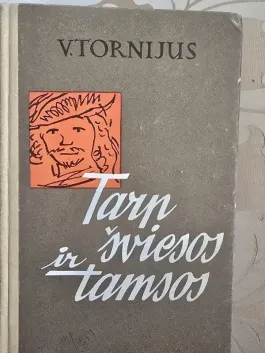Tarp šviesos ir tamsos