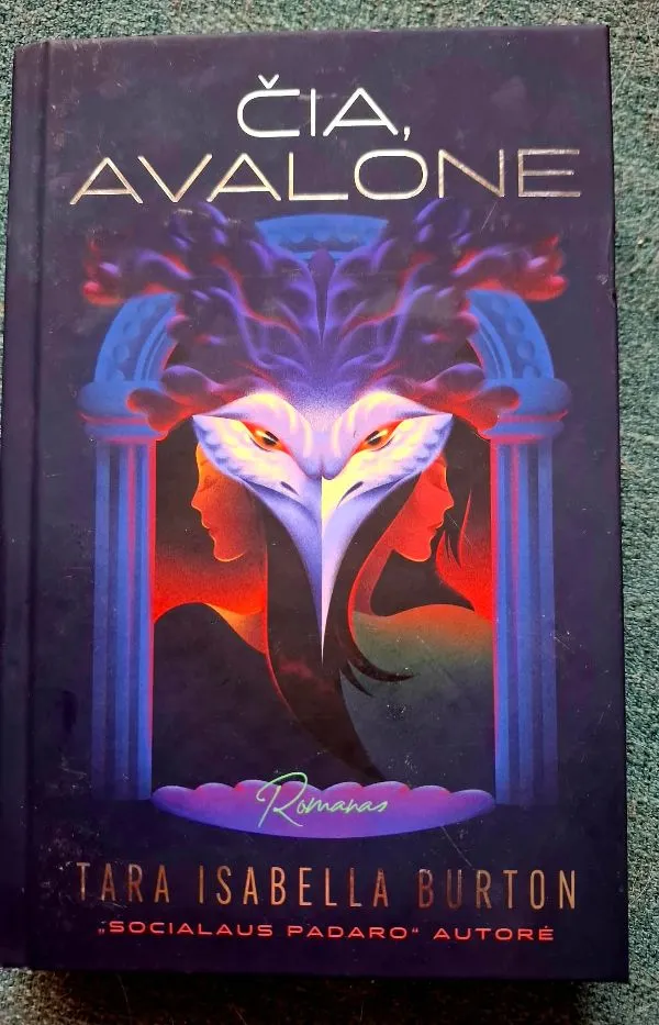 Čia, Avalone