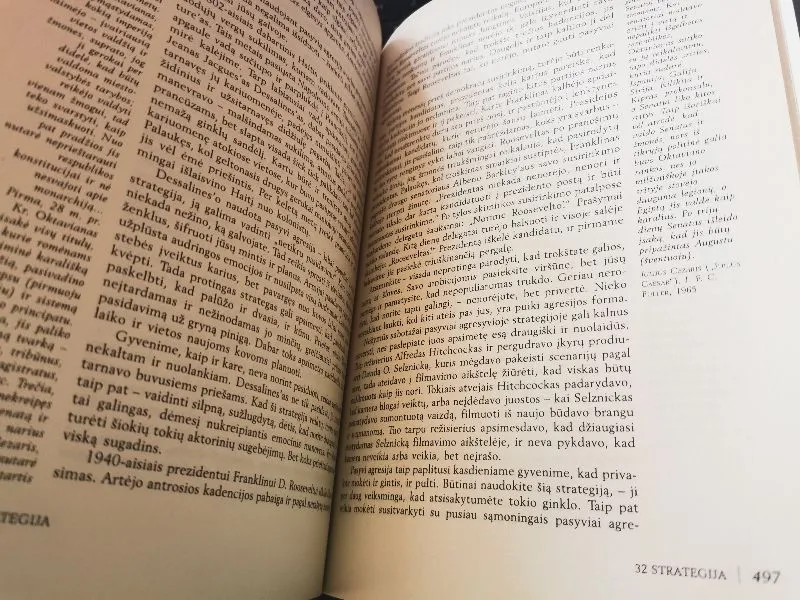 33 karo strategijos. Bestselerio „Jėga. 48 galios dėsniai“ autoriaus knyga
