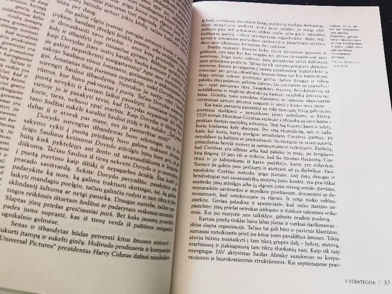 33 karo strategijos. Bestselerio „Jėga. 48 galios dėsniai“ autoriaus knyga