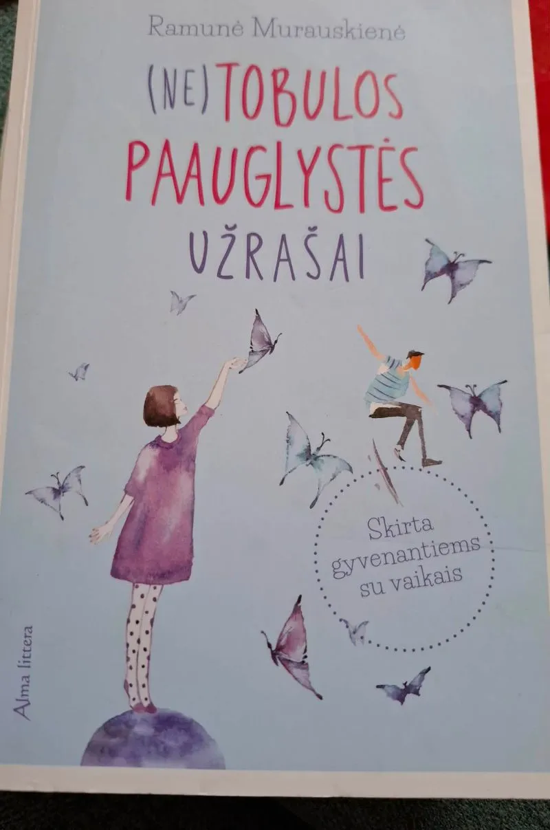 (Ne)tobulos paauglystės užrašai